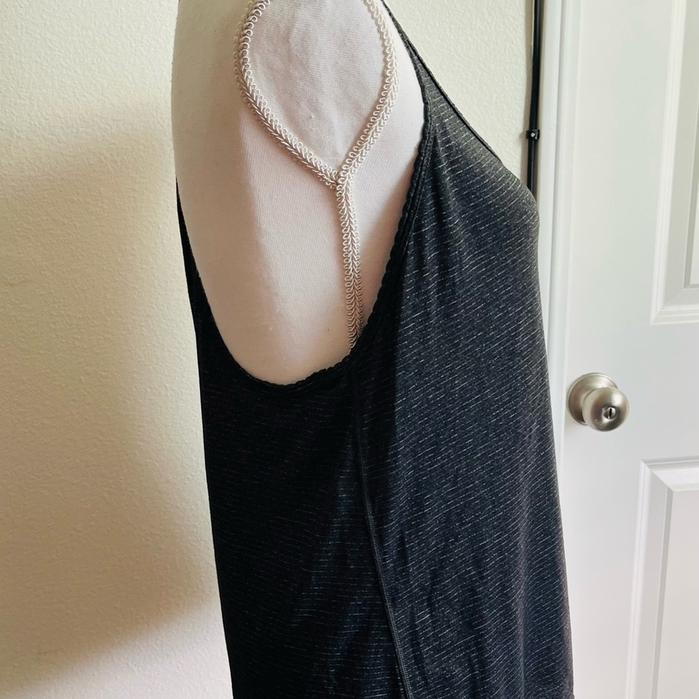 Lululemon tank top M - Picture 3 of 7